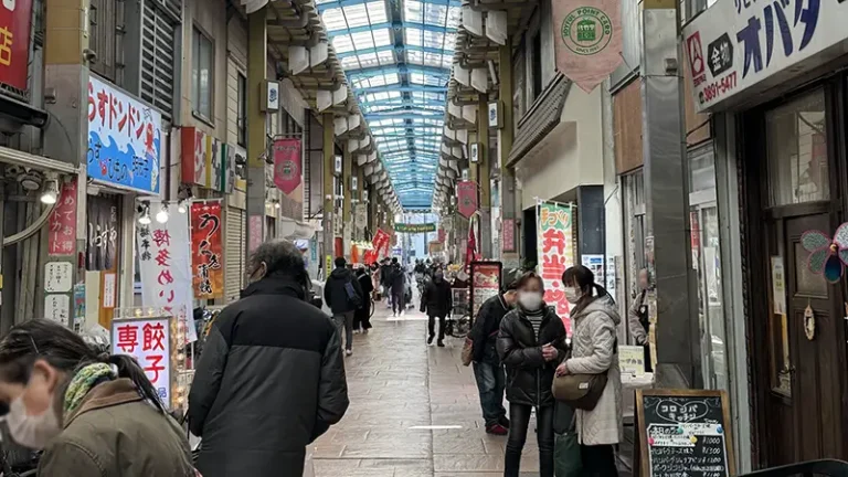 Kimi’s Day Trip No.1 — Old Tokyo: Trams, Temples & Dagashi